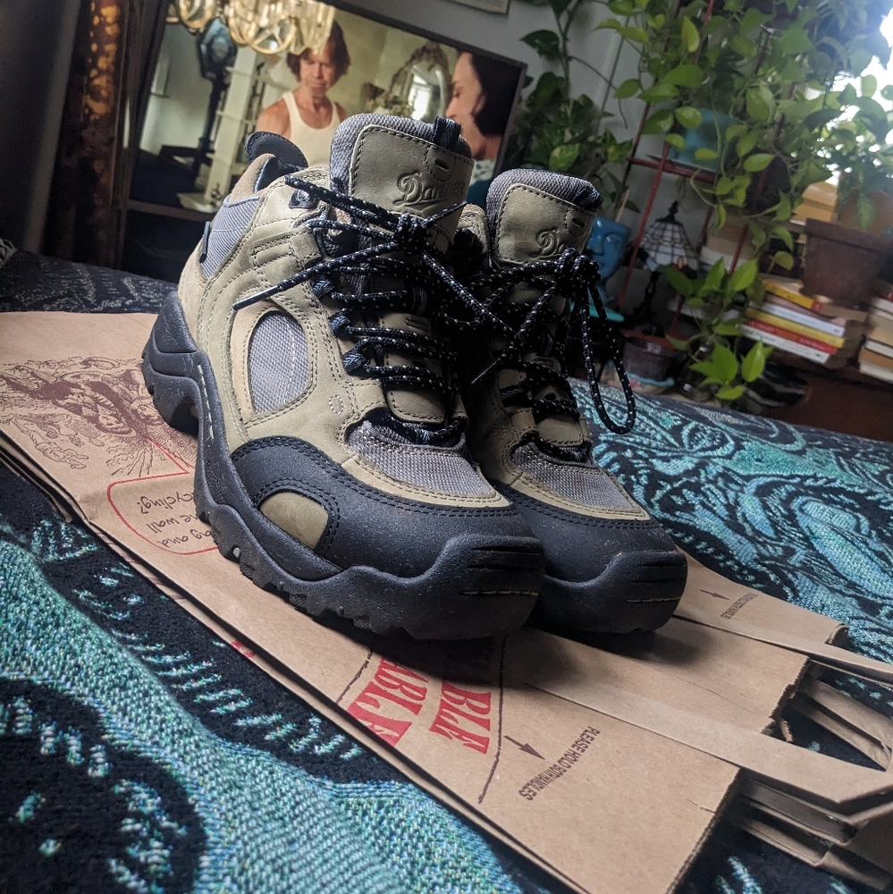 danner hiking boots